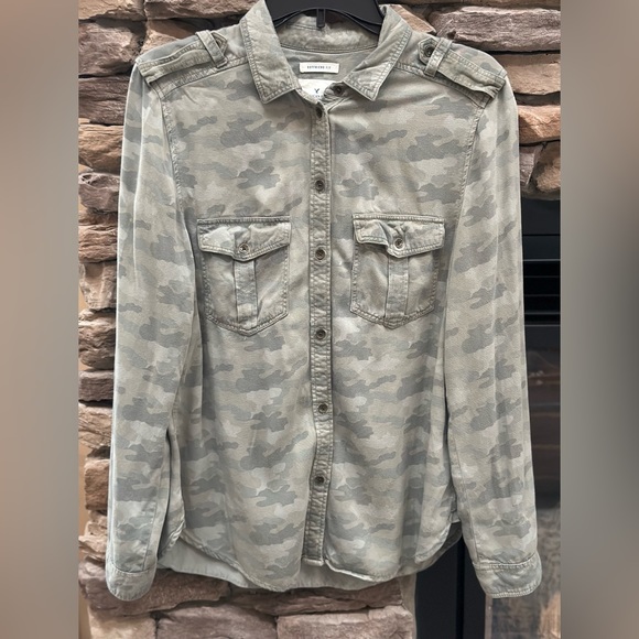 American Eagle Camouflage button down - Picture 1 of 3